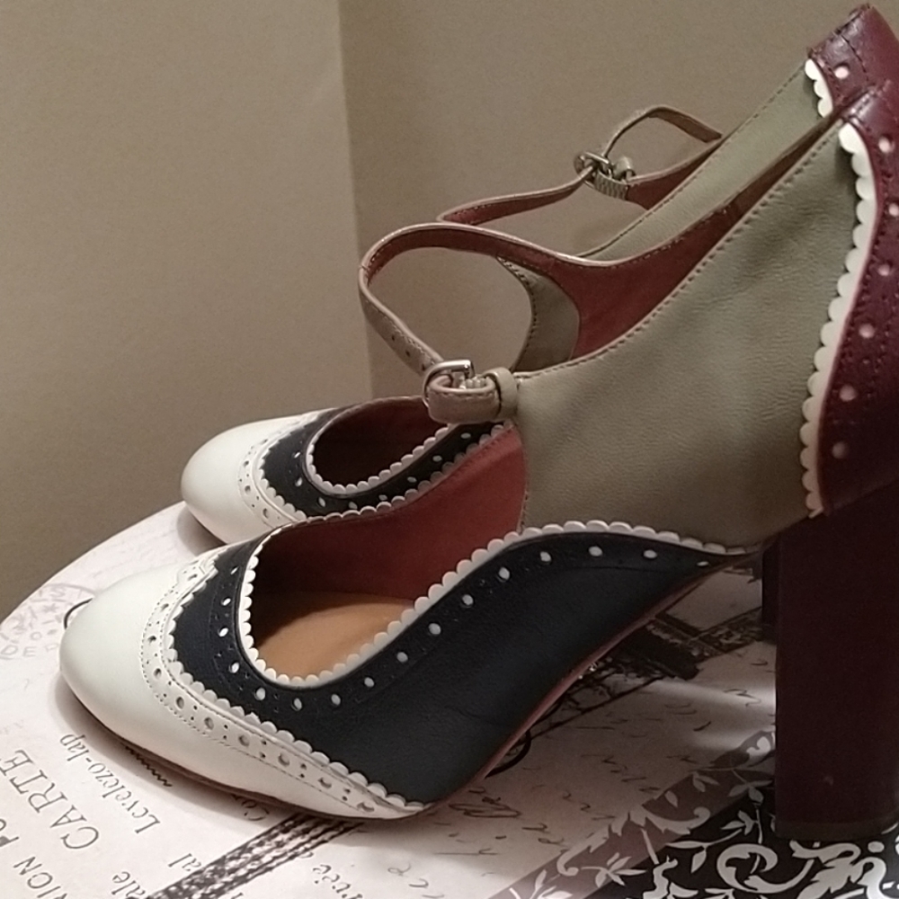Shoes - Picture 2 of 5